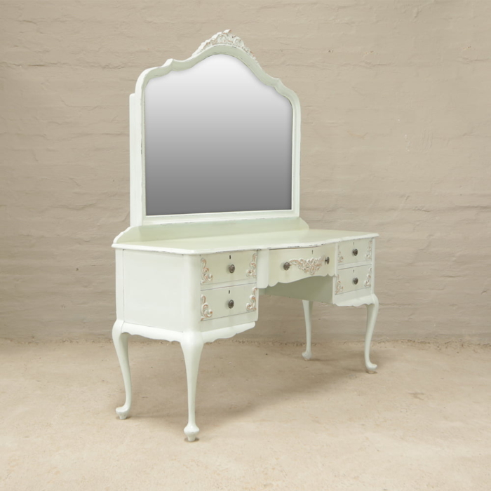 vintage queen anne dressing table