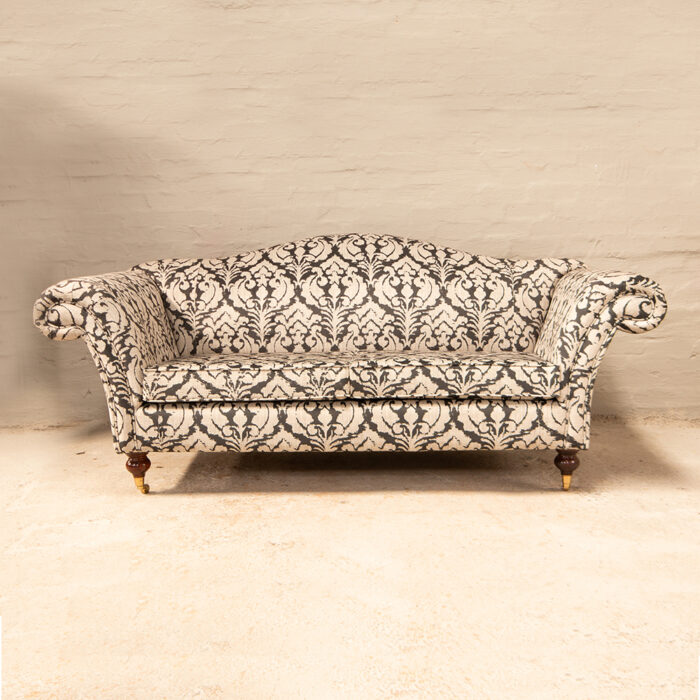 Dauphine persia sofa
