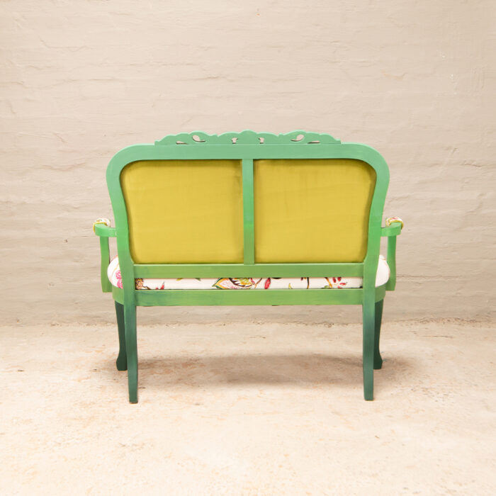 Vintage 2 seater settee en Green ombre