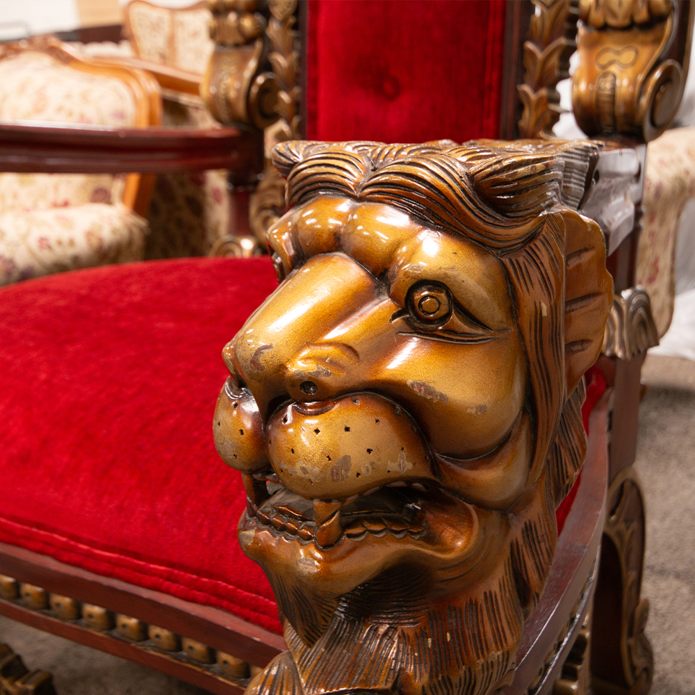 Carved lion best sale head throne chair