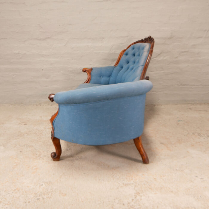 Victorian walnut chaise longue