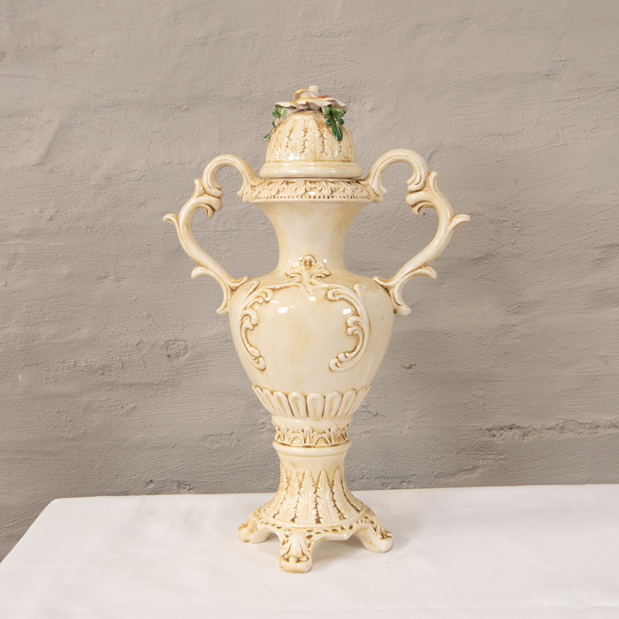 Capodimonte Urn 3