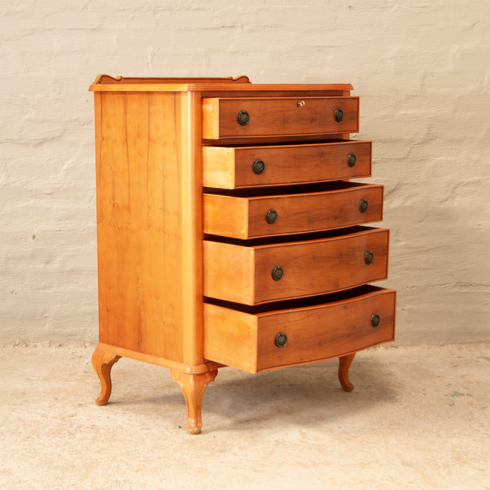 Chest of Drawers 4