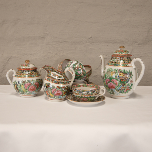 Famille Rose Tea Set