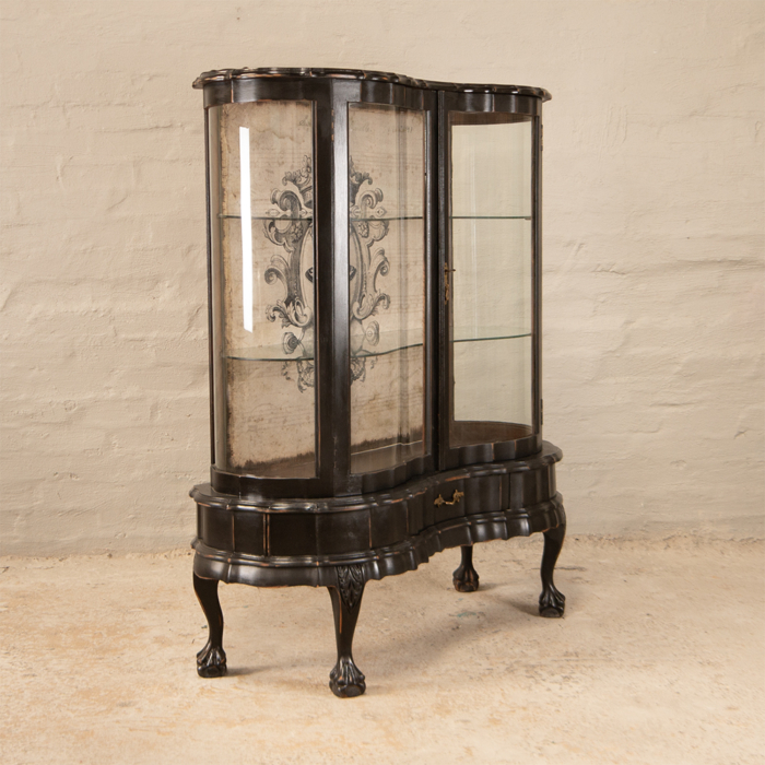 Royal Display Cabinet 4