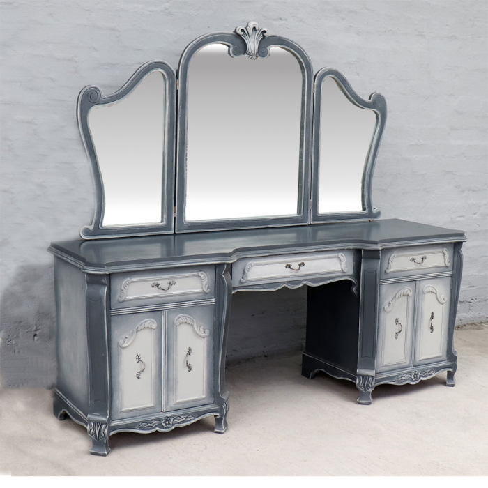 Classic style Dressing Table