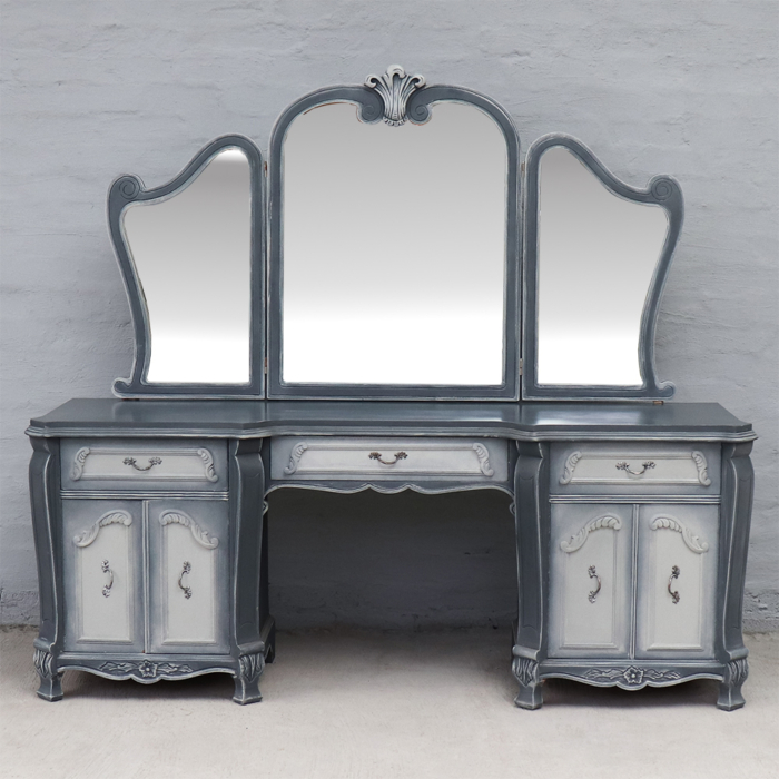 Classic style Dressing Table