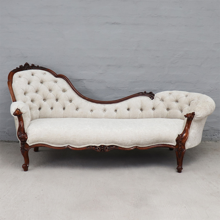 Victorian walnut chaise longue