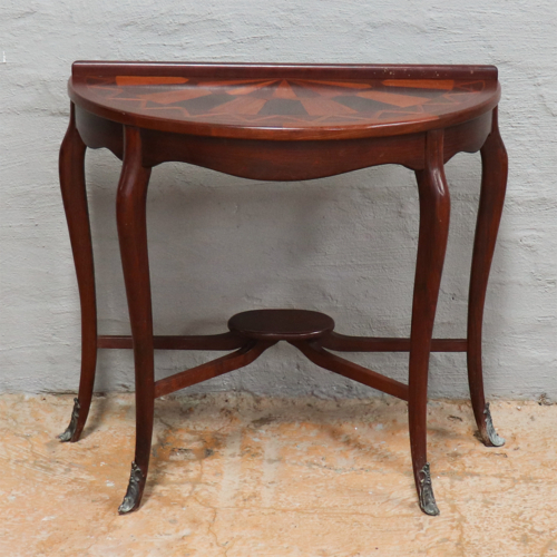 Demi lune console