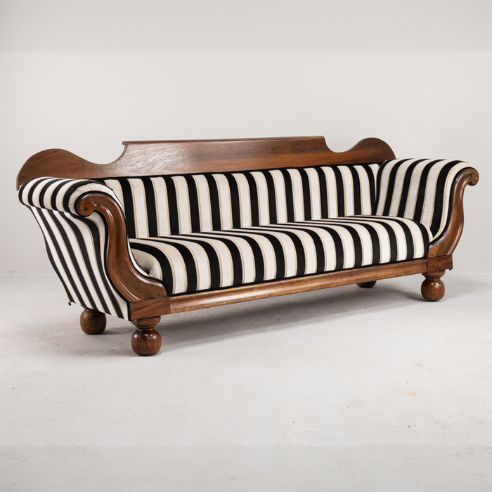 Victorian style Sofa - Image 2